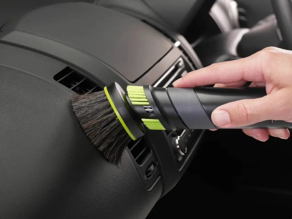 Autostaubsauger | Idealer Akku Staubsauger für die Autoreinigung 8 Gtech multi auto staubsauger car kit 1 1024x769 1