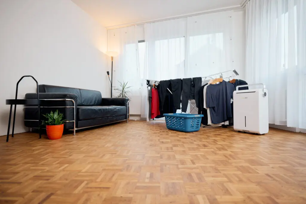Le linge dans le salon