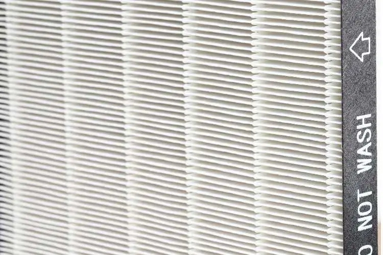 Hepa-filter der klasse h13 filtern 99. 97% von lungengängigen schadstoffen.