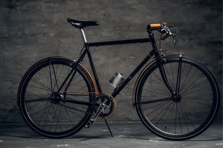 So vermeiden Sie im Sommer Schimmel im Velokeller 17 In einem zu feuchten velokeller nehmen fahrräder schaden