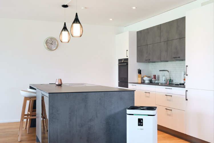 Der luftreiniger ecoq cleanair 800 ist ideal für grosse küchen und wohnräume