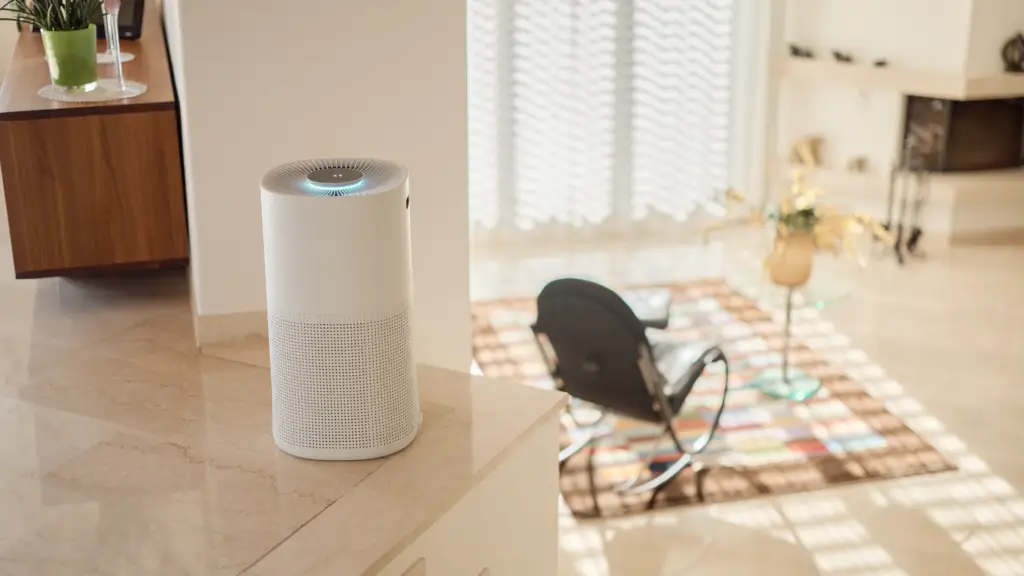 Un purificateur d'air dans le salon garantit un climat intérieur sain