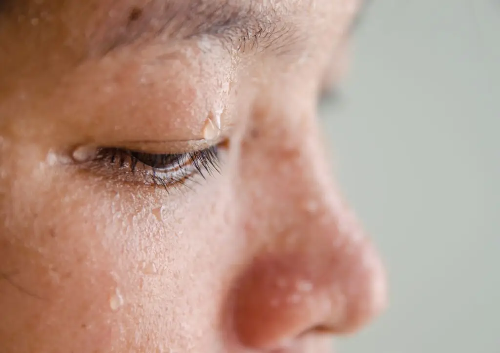 Warum der Mensch schwitzt – und wie Ventilatoren dabei helfen 1 Ventilatoren sorgen für gefühlte abkühlung beim schwitzen